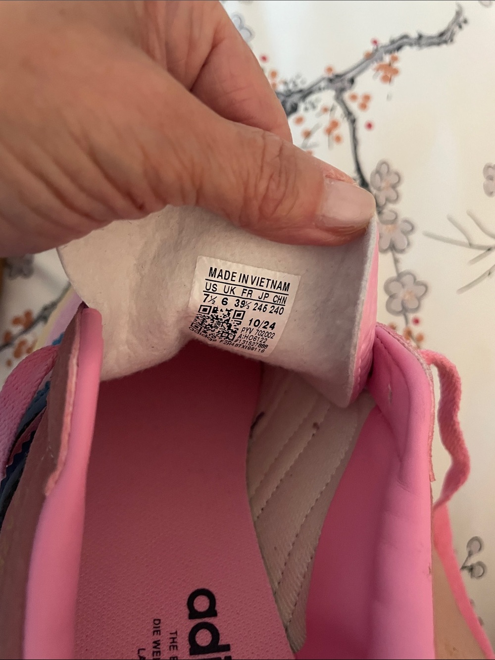 adidas Women’s Platform Gazelles Pink Sneakers with Navy Stripes Size 7.5 NWT - Picture 8 of 12